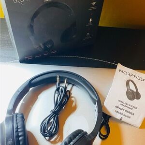Morphe Black Stereo Wireless Headphones